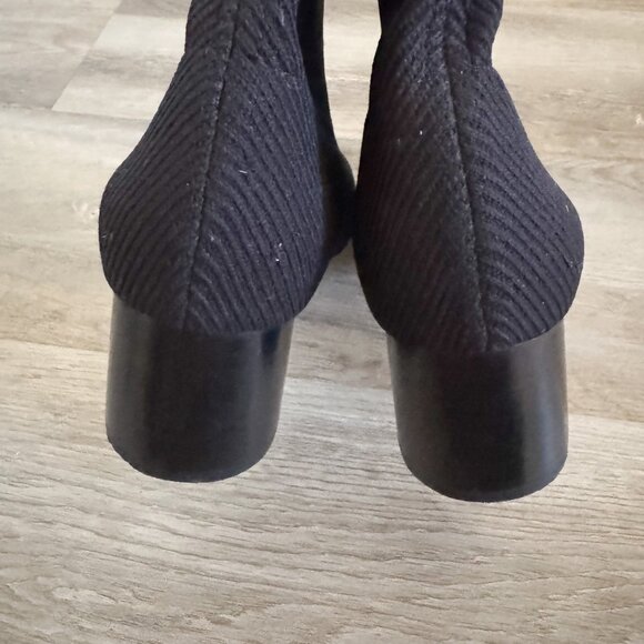 Vince Black Tasha Round Toe Knit Sock Booties 9 - Picture 7 of 7